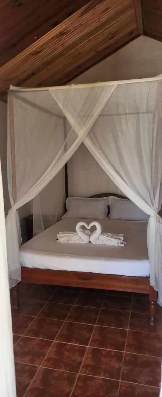 Shangri-La Lodge Ambatomilo Bilik gambar